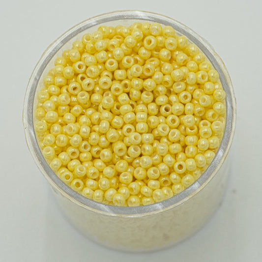 Czech Seed Beads, 10/0 – Butter Yellow (10g)